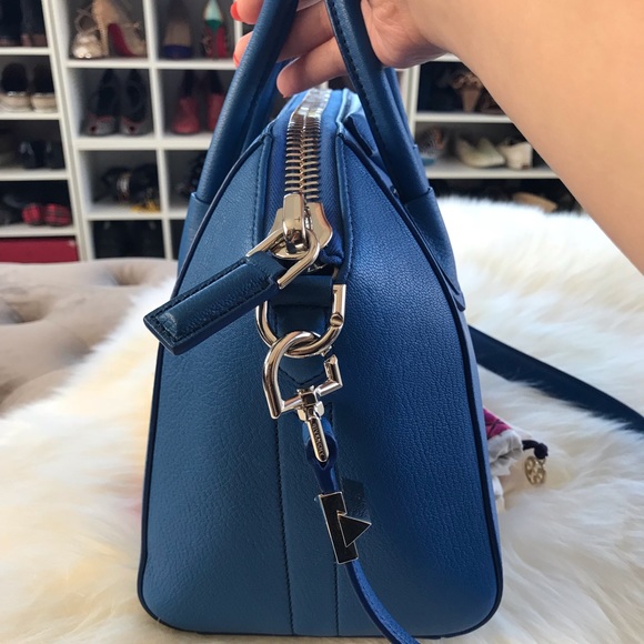 🚫SOLD🚫Givenchy antigona small goatskin satchel - Picture 3 of 10